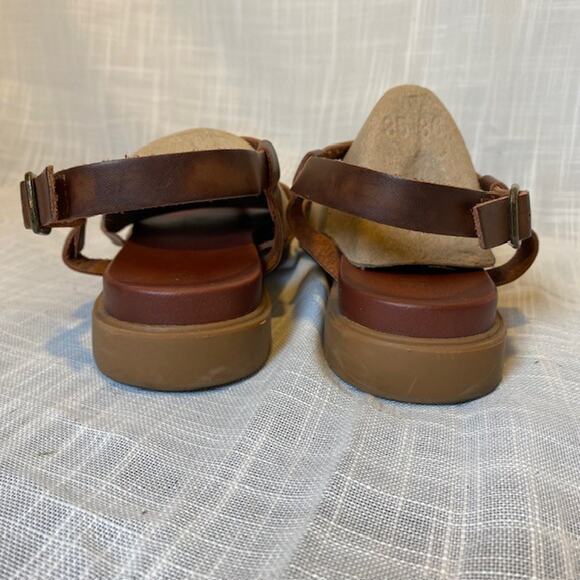 MIA Brown Leather Womens Size 8.5 Rubber Grip Bottom Slingback Sandals Shoes - Picture 4 of 8